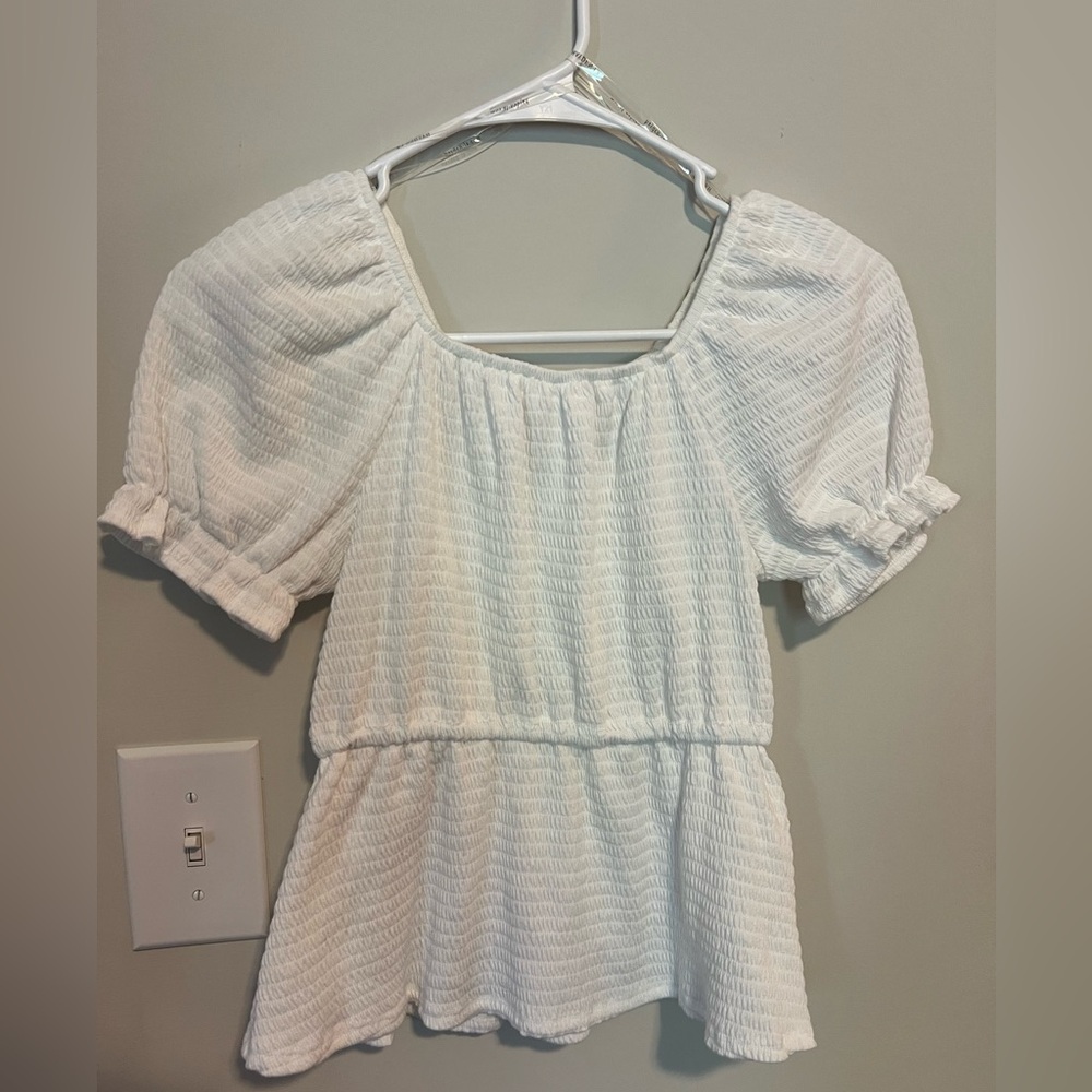Adorable Hayden Girls Top in Excellent Condition!